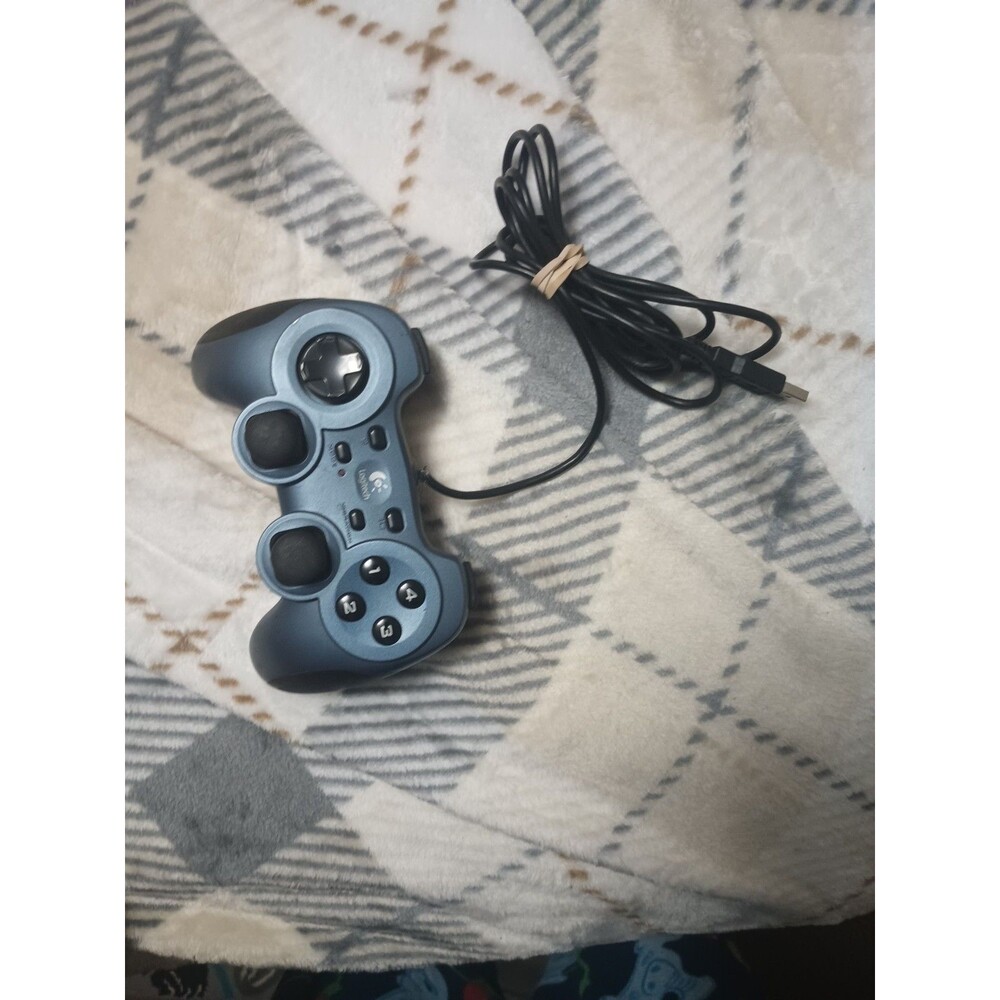 Logitech Rumblepad 2 Wired PC Controller - Picture 3 of 3